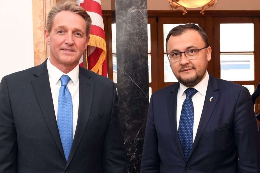 Büyükelçi Jeff Flake Ukrayna Ankara Büyükelçisi Vasyl Bodnar İle Bir Araya Geldi!