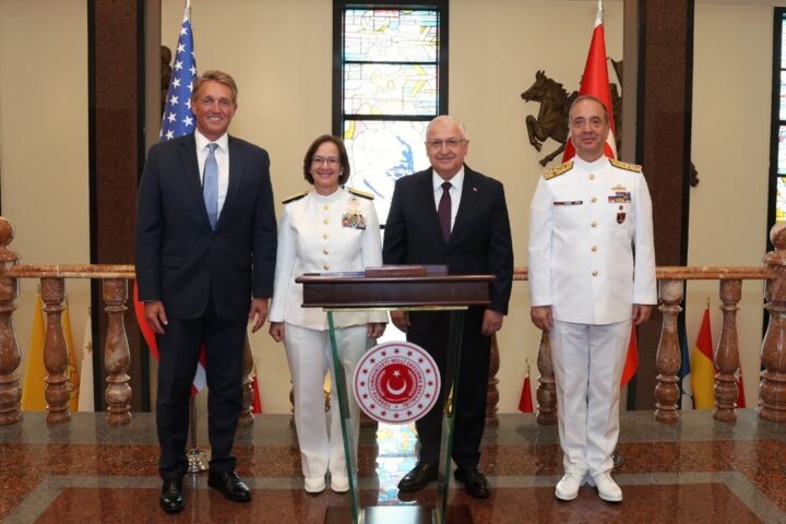 ABD Deniz Kuvvetleri Komutanı Oramiral Lisa Franchetti Türkiye'yi Ziyaret Etti